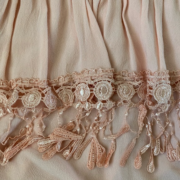 🎀 Brand New Elastic Tassel Tube Top {PROMO ITEM} - Picture 4 of 8